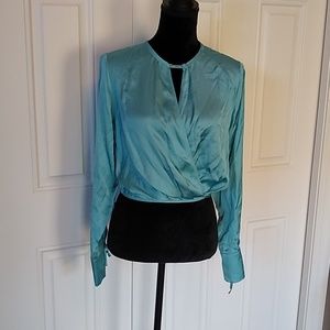 Beautiful Blue cropped blouse sz 8